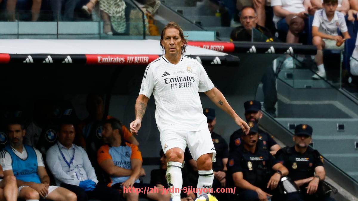 jiuyou九游娱乐-法甲俱乐部与赞助商合作分析：商业合作对球队的支持